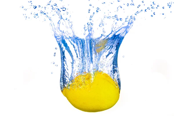 レモンと水しぶき — ストック写真