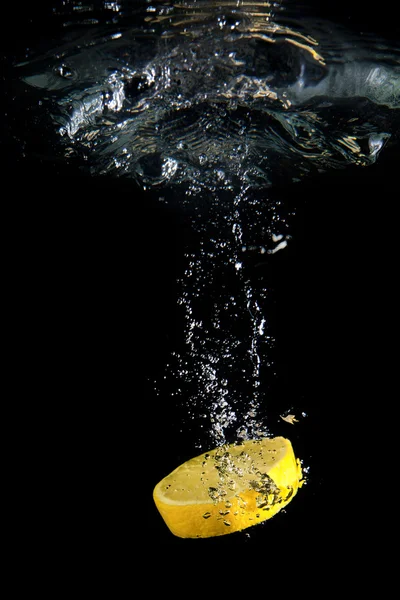 Lemon under water — Stock Photo, Image
