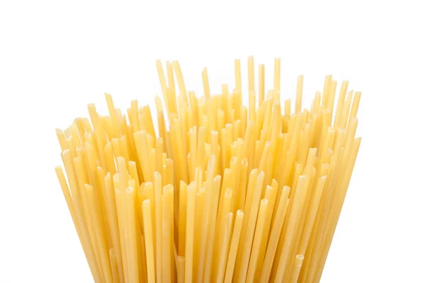 Close-up ruwe pasta geïsoleerd — Stockfoto
