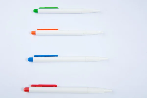 Dört renkli kalemler. — Stok fotoğraf