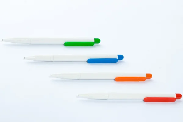 Vier farbige Stifte. — Stockfoto