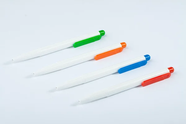 Quatro canetas coloridas . — Fotografia de Stock