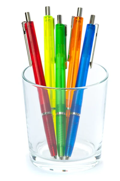 Canetas multicoloridas em um copo — Fotografia de Stock