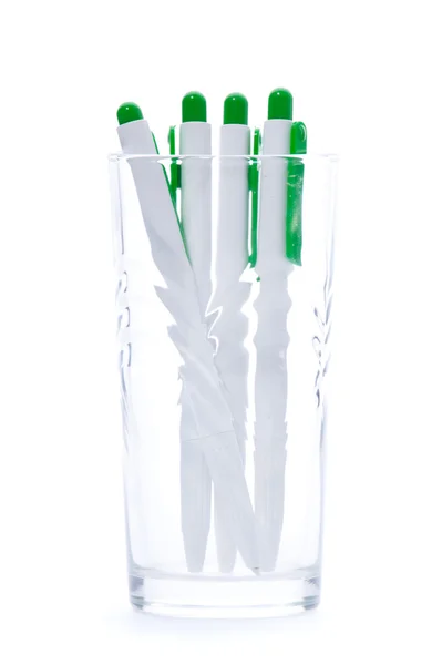 Gröna pennor i ett glas — Stockfoto
