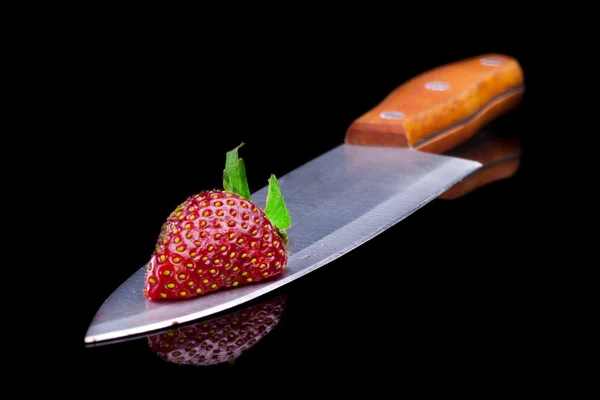 स्ट्रॉबेरी काटें . — स्टॉक फ़ोटो, इमेज