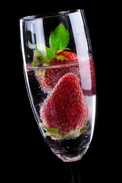 Cocktail con fragole . — Foto Stock