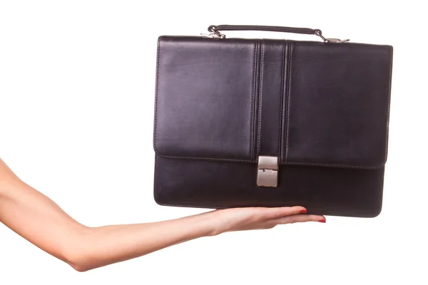 Vrouw handen en koffer. — Stockfoto