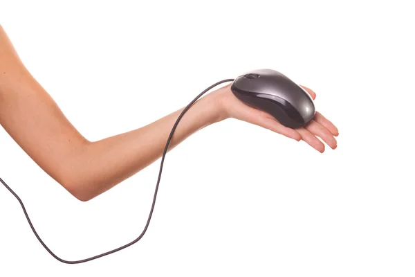 Bir kadının eli bilgisayar faresini tutuyor — Stok fotoğraf
