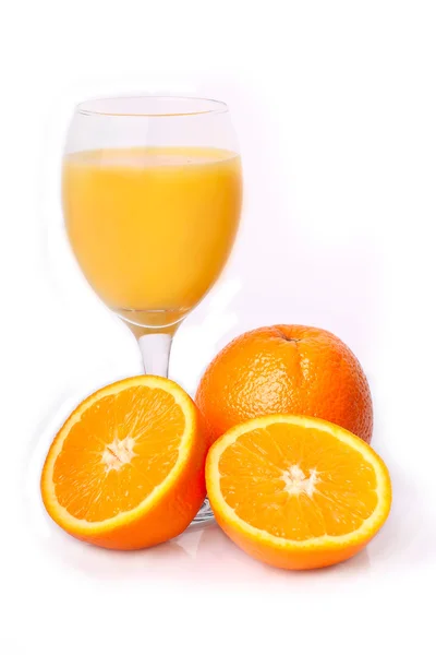Süße Orange mit Saft — Stockfoto