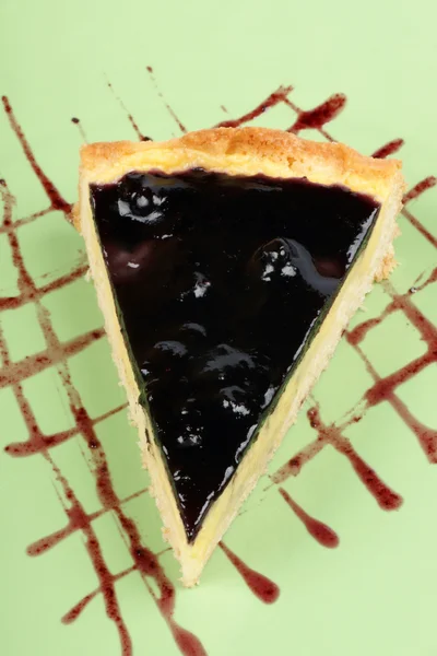 Torte mit Blaubeeren und Puddingcreme — Stockfoto