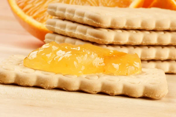 Biscuit with marmalade — Stock Photo, Image