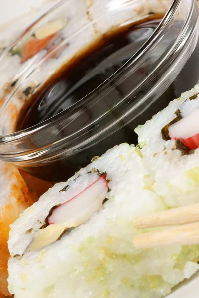 Primer plano de los rollos de sushi Maki — Foto de Stock