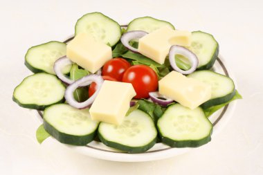 Peynirli karışık salata