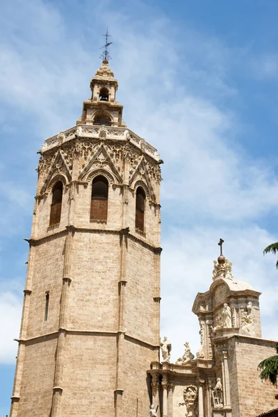Kathedraal van Valencia en de miguelete — Stockfoto