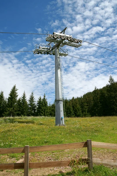 Cableway and pylon — Stock Photo, Image