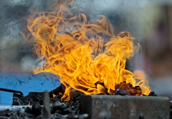 Kovárna oheň — Stock fotografie