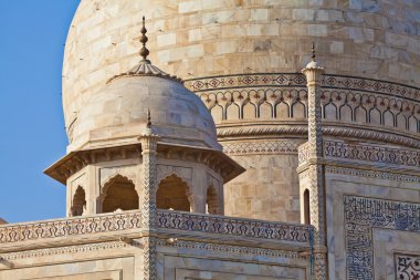 Taj Mahal located in Agra 21 clipart