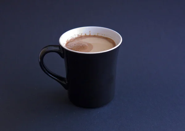 Чорна чашка з кавою . — стокове фото