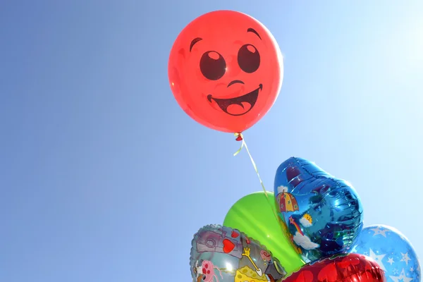 Luftballons am Himmel. — Stockfoto