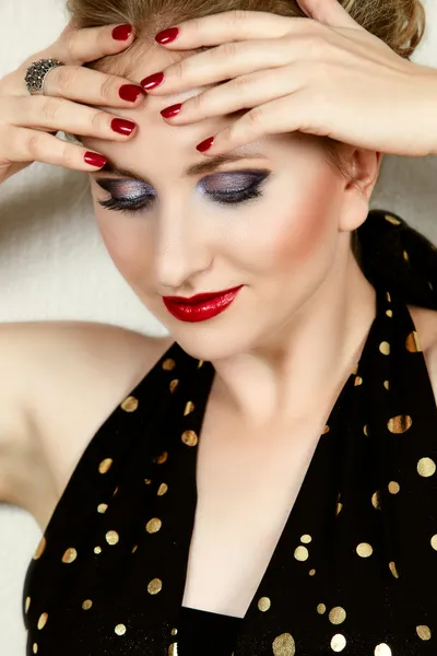 Žena s módní make-up — Stock fotografie