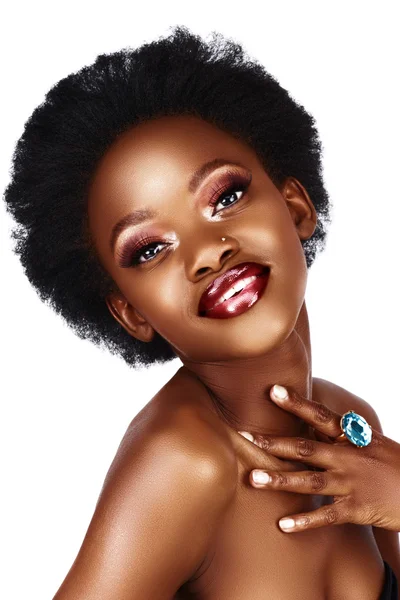 Afrikansk kvinna med blå ring — Stockfoto