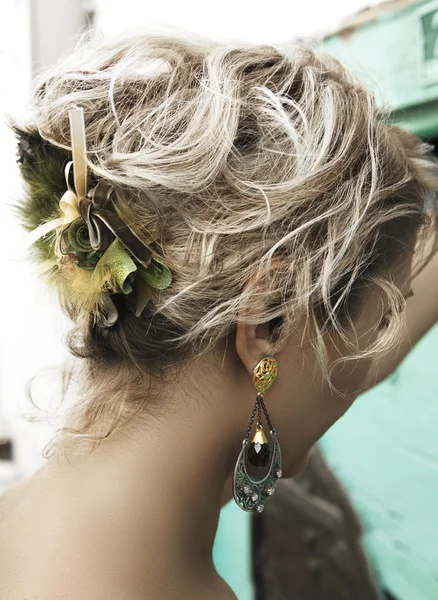 Opalona blond kobieta — Zdjęcie stockowe