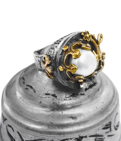 Tureckiej turecki złoty i Srebrny pierścionek z perłą — Zdjęcie stockowe