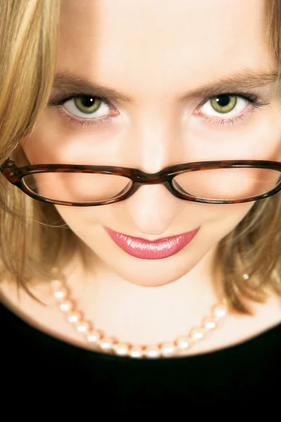 Kobieta w okularach — Zdjęcie stockowe