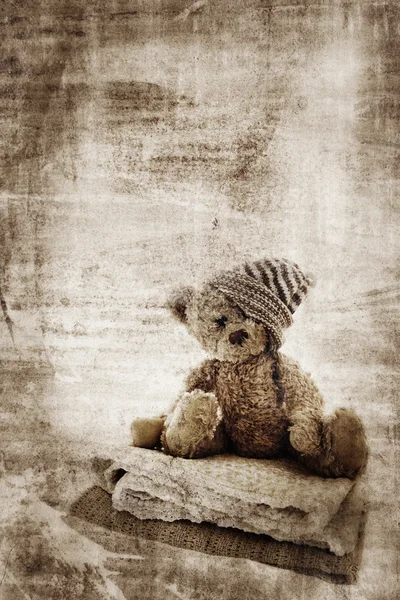 Grunge teddy bear. — Stock Photo, Image