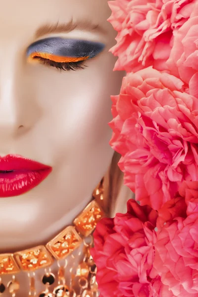 Cara de mujer con rosas —  Fotos de Stock