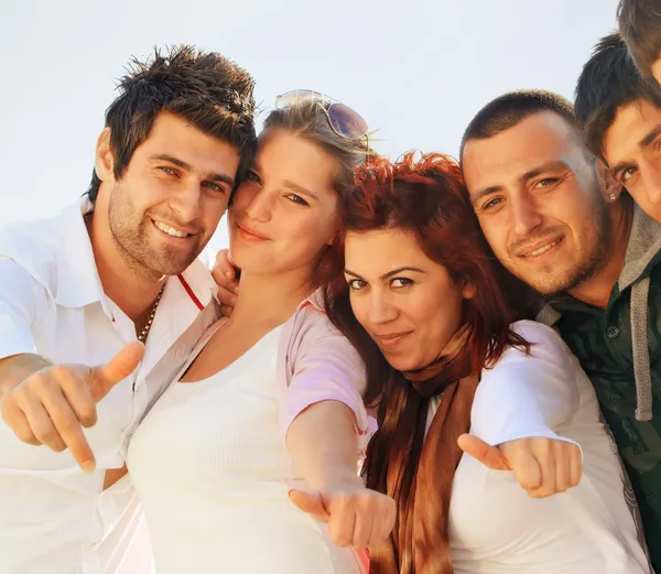 Estudantes turcos com polegares para cima — Fotografia de Stock