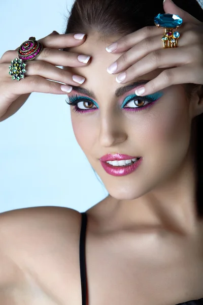 Mulher italiana com maquiagem de moda . — Fotografia de Stock