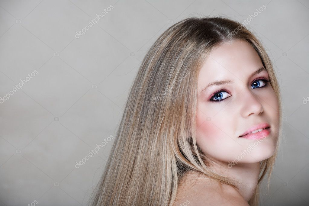 Blond Beautiful Woman In 20s Stock Photo   Image Of People, Dyed: 5128252