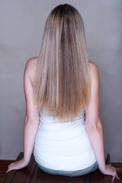 Blond lange haren. — Stockfoto