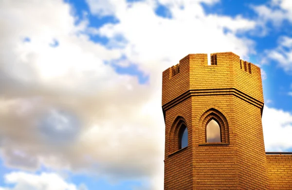 중세 성곽의 벽돌 탑 — 스톡 사진