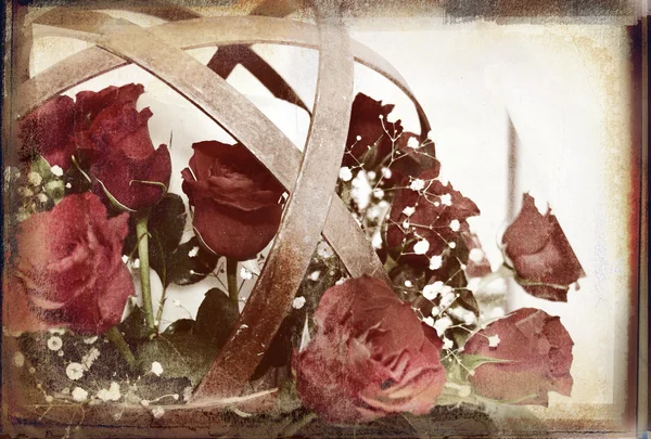 Boule de fleurs rustique superposée sur une texture grunge riche — Photo