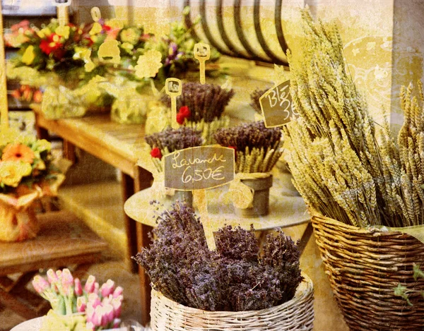 Bloemenmarkt in Frankrijk — Stockfoto