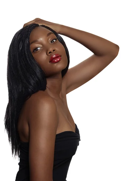Afrikanska vacker kvinna med långt hår. — Stockfoto