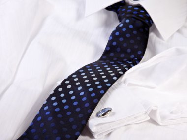 kravat ve kol düğmesi-