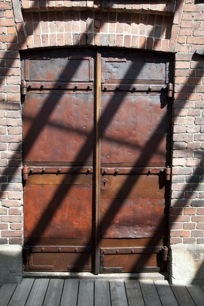 Metal kapı kapalı — Stok fotoğraf