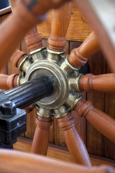 Steering wheel of the ship — Stock Photo, Image