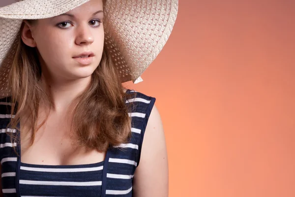 Portrét dívky nosí klobouk — Stock fotografie