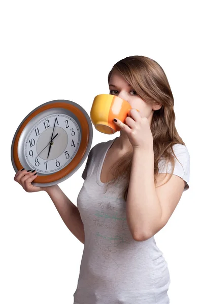 La chica con el gran reloj en las manos de su té —  Fotos de Stock