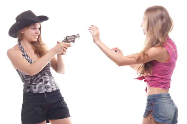 총을 가진 두 젊은 여자의 초상화 — 스톡 사진