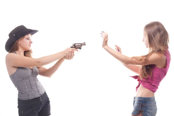 Potret dua gadis muda dengan pistol — Stok Foto