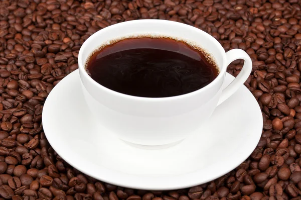 Bílý šálek s kávou — Stock fotografie