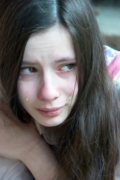 Плачущая девушка — стоковое фото