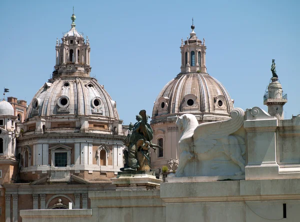 Строительство католического собора в Риме — стоковое фото