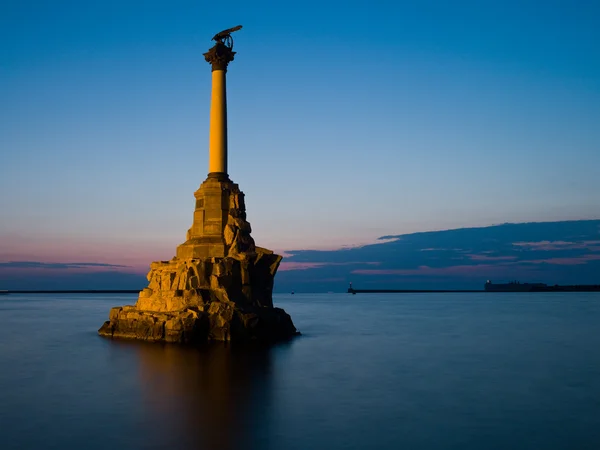 Pomnik dla żeglarzy. Sewastopol. — Zdjęcie stockowe