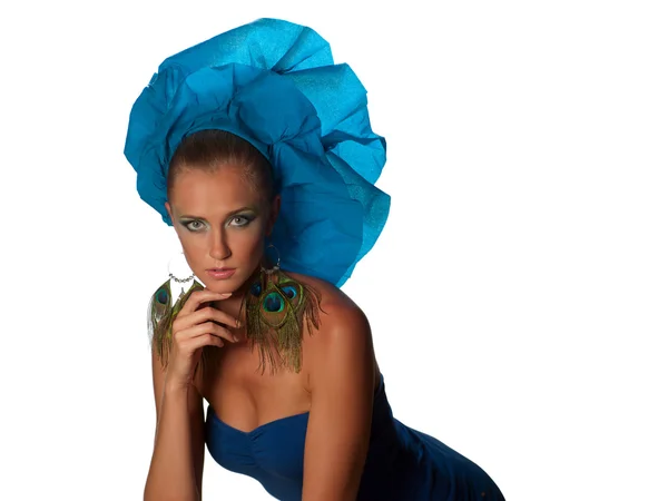 Frau mit blauem Hut — Stockfoto